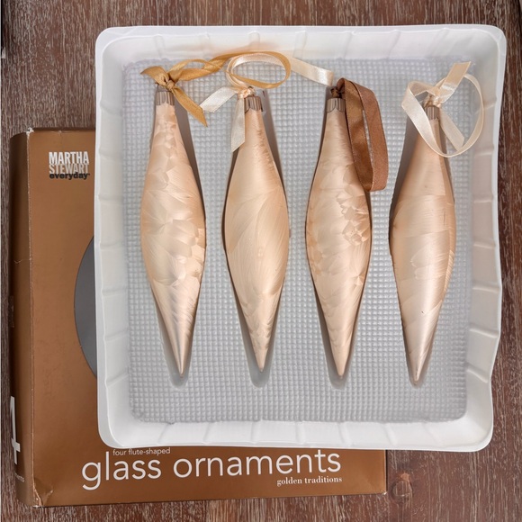 16 Vintage Martha Stewart Golden Traditions Glass Ornaments Set - Picture 3 of 6